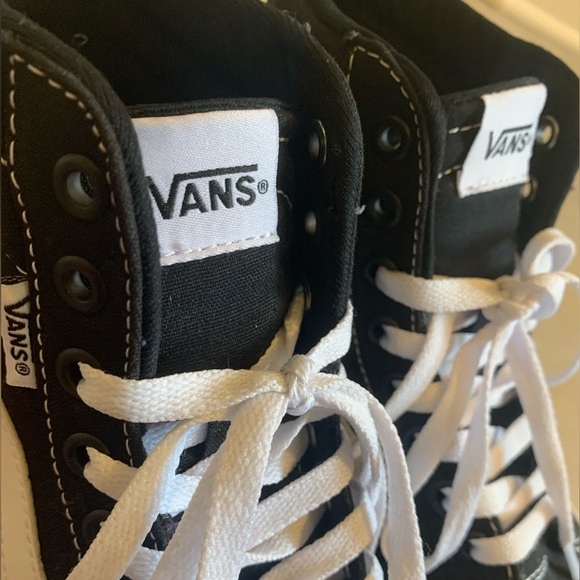 Vans SK8-HI Shoe Women's size 7- black and white - Picture 9 of 12